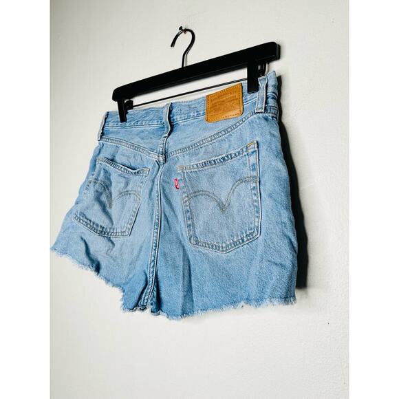 LEVIS Light Wash Ribcage Shorts Five Button Fly Distressed Hemline Shorts 31 - Picture 4 of 11